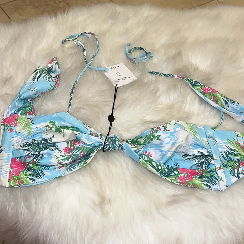 Skatie Lyndi Top in Poipu